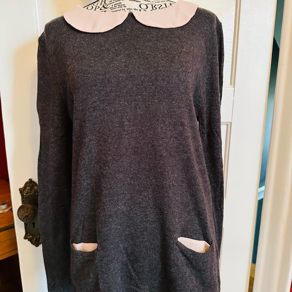 🩶🩷NWOT Charcoal Grey and Pink Peter Pan collar Angora blend Sweater, size Large